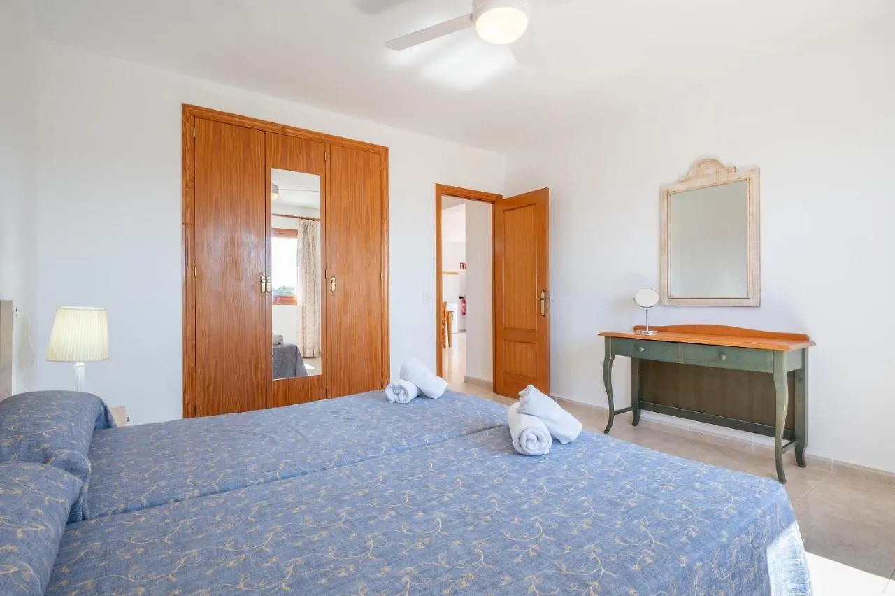 Apartamentos Karin 2ºe Cala d'Or  Spain