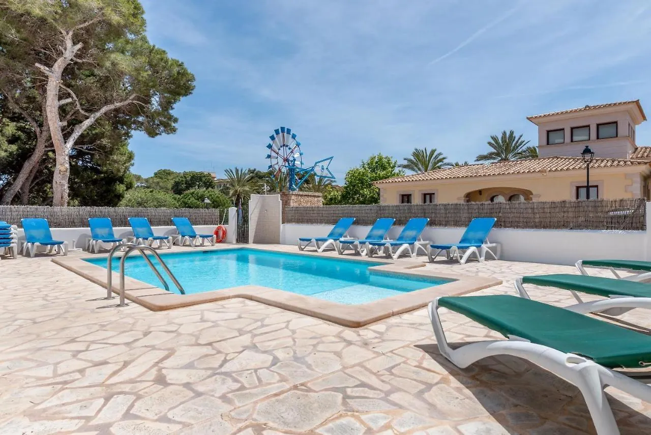 Apartamentos Karin 2ºe Cala d'Or  Spain